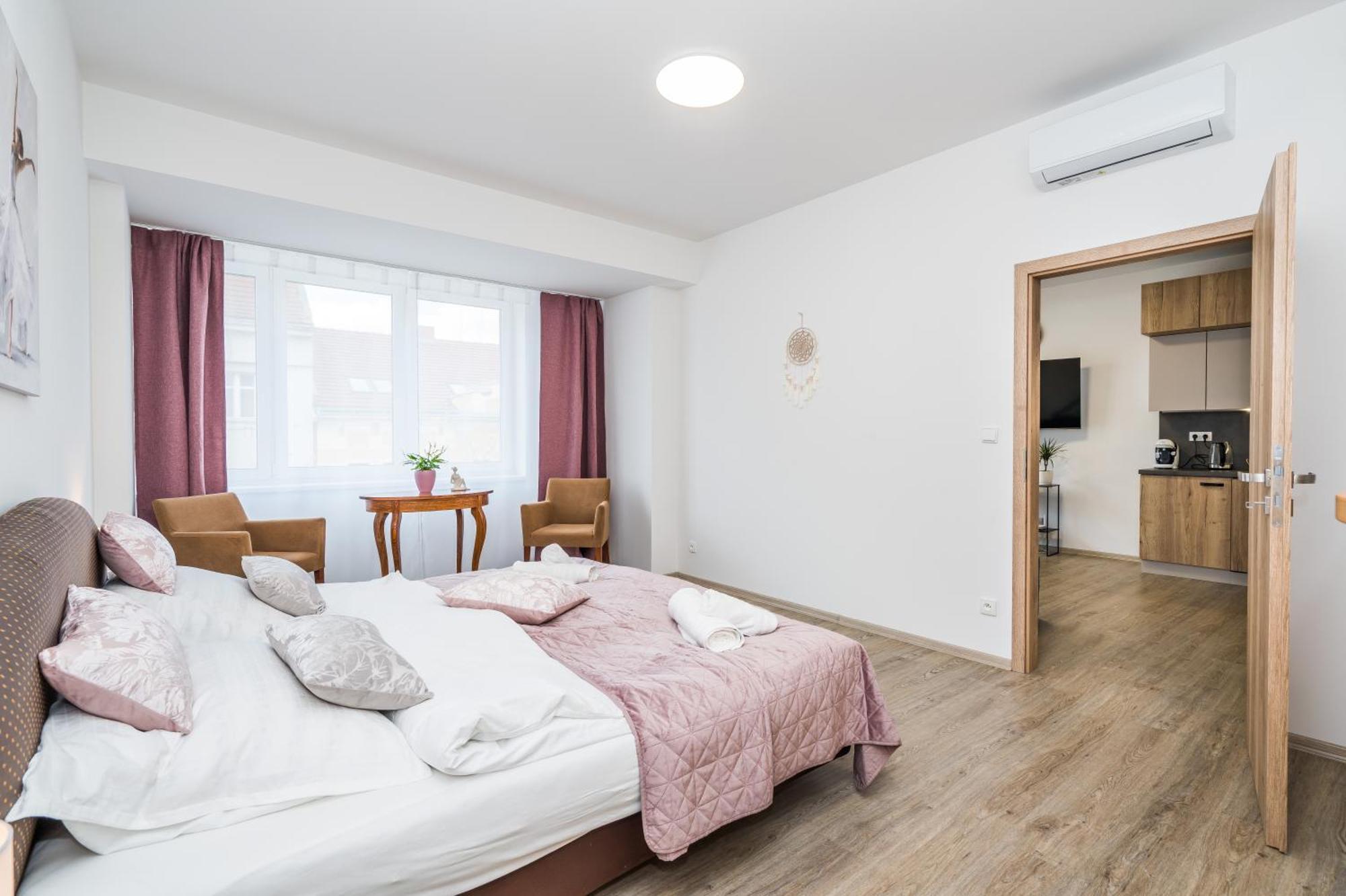 Ferienwohnung Perla Hradce 202 Hradec Králové Exterior foto